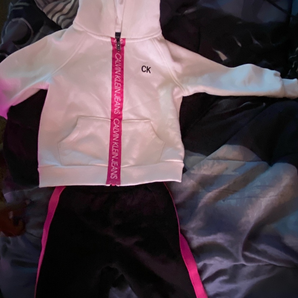 Calvin Klein Jogging Suit